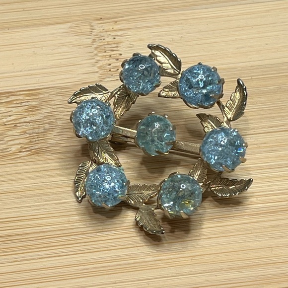 Vintage wreath style Brooch Pin with blue‎ spheres - Picture 2 of 5